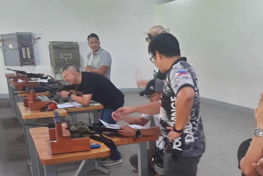 Pistols and Rifles Zeroing Pistols and Rifles Zeroing by Marksmanship Training Corporation